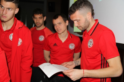 Игроки "Амкара" получили поздравления с Днем защитника Отечества от учащихся школы № 145