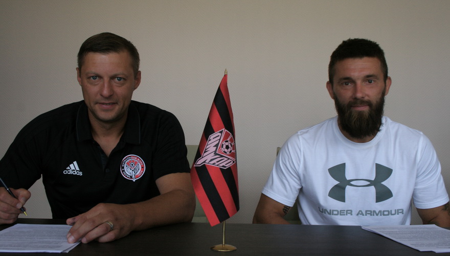 Тренерский штаб «молодежки» подписал контракты с «Амкаром»