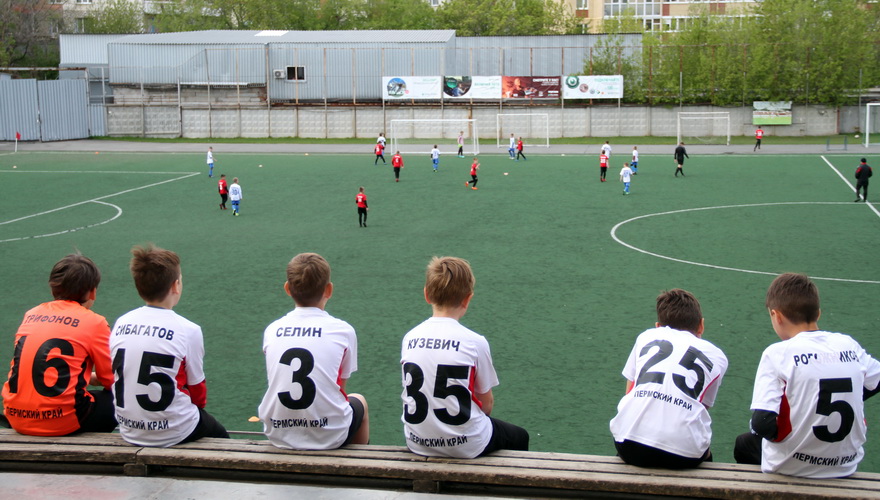 На «Звезде» играют юные футболисты