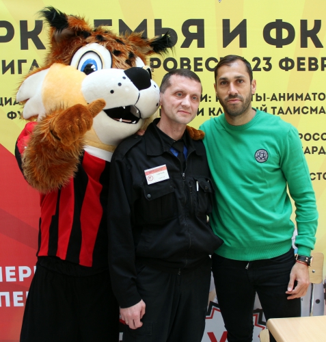 Петар Занев сыграл в робофутбол